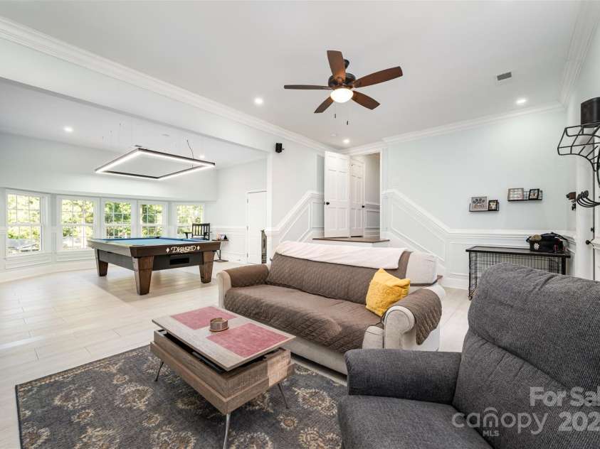 8817 Dogwood Drive, Charlotte, NC 28215.  MLS# CAR4285179, YatesRealty ID 29617. 