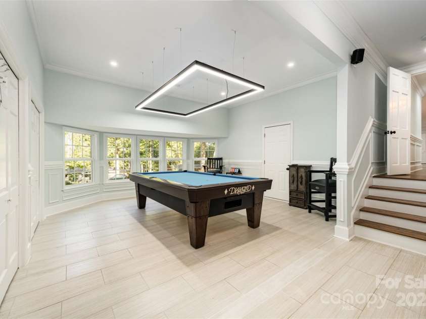 8817 Dogwood Drive, Charlotte, NC 28215.  MLS# CAR4285179, YatesRealty ID 29617. 