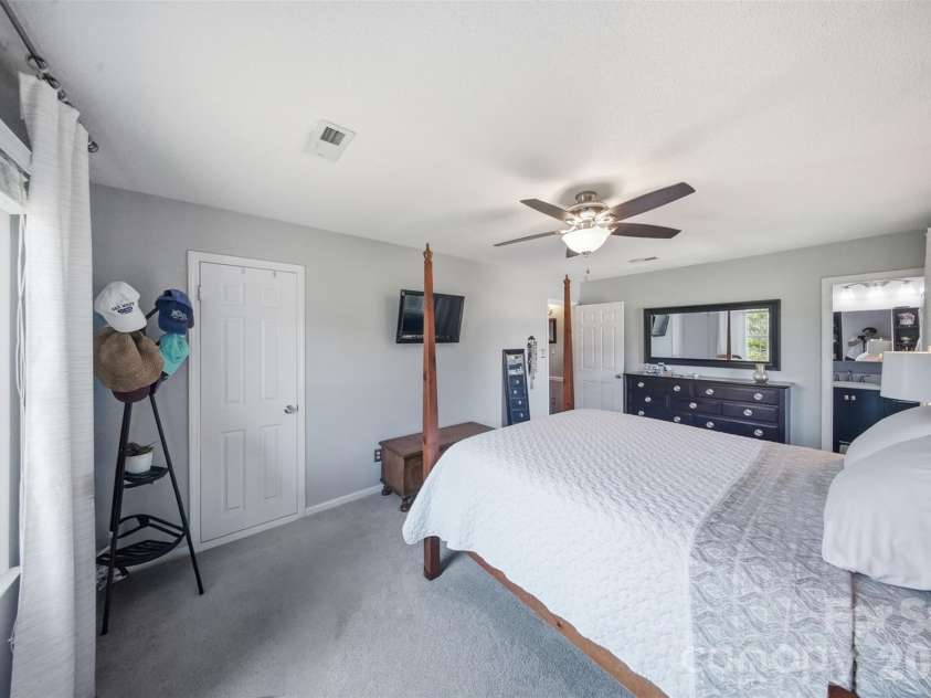 634 Carson Road, Gastonia, NC 28052.  MLS# CAR4388271, YatesRealty ID 29618. 