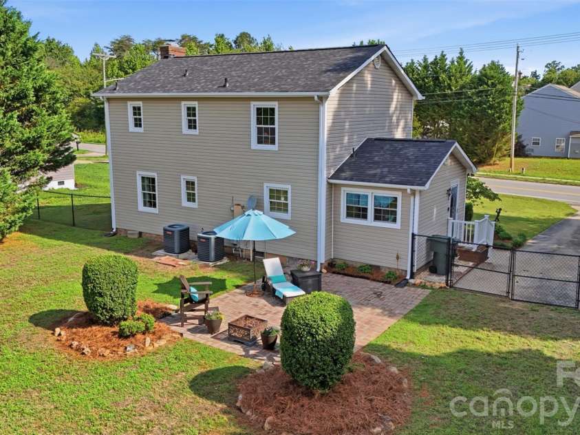 634 Carson Road, Gastonia, NC 28052.  MLS# CAR4388271, YatesRealty ID 29618. 