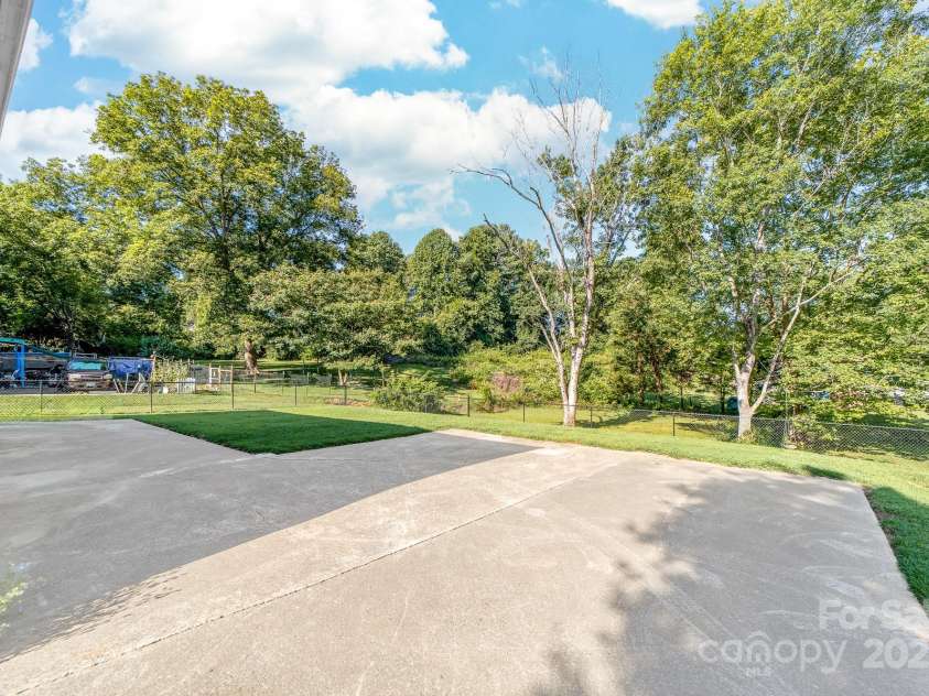 804 Tryon Street, Shelby, NC 28150.  MLS# CAR4280112, YatesRealty ID 29618. 