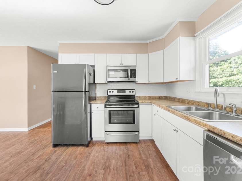 804 Tryon Street, Shelby, NC 28150.  MLS# CAR4280112, YatesRealty ID 29618. 