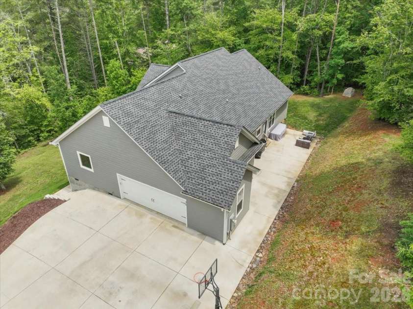 36 Cherry Ridge Lane, Weaverville, NC 28787.  MLS# CAR4385197, YatesRealty ID 29619. Overview