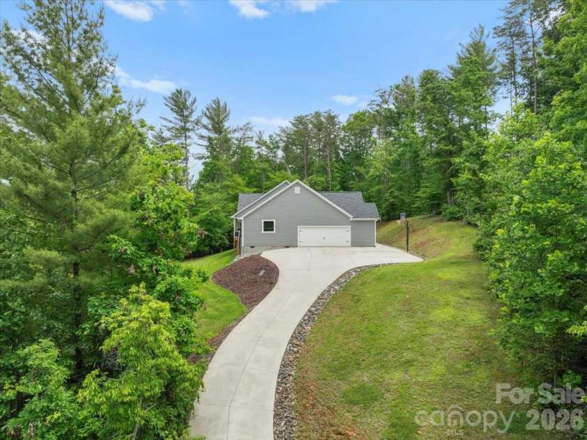 36 Cherry Ridge Lane, Weaverville, NC 28787.  MLS# CAR4385197, YatesRealty ID 29619. Welcome home!