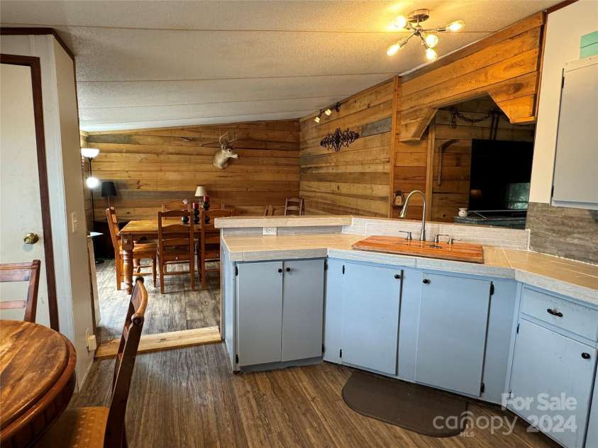 18048 Hwy 1 Road, Hartsville, SC 29550.  MLS# CAR4185286, YatesRealty ID 2962. 