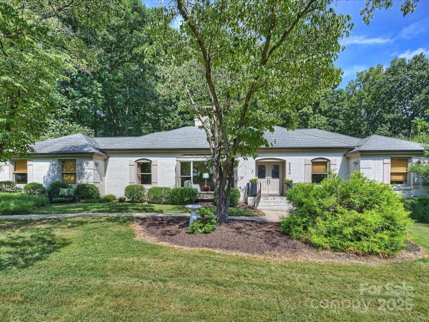 6334 Fair Valley Drive, Charlotte, NC 28226.  MLS# CAR4281662, YatesRealty ID 29620. 