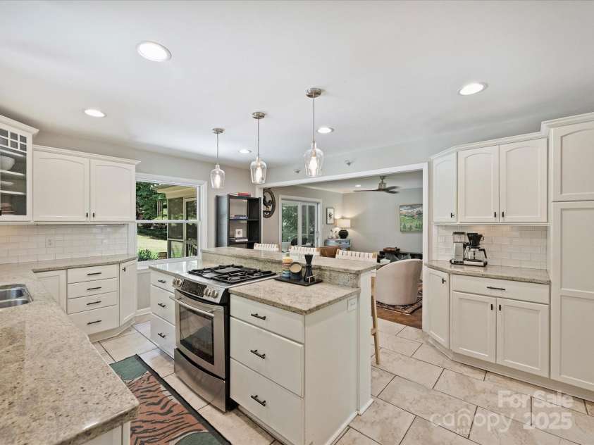 6334 Fair Valley Drive, Charlotte, NC 28226.  MLS# CAR4281662, YatesRealty ID 29620. 