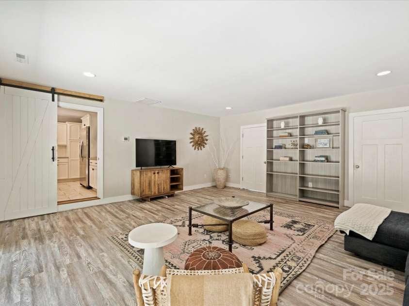 6334 Fair Valley Drive, Charlotte, NC 28226.  MLS# CAR4281662, YatesRealty ID 29620. 