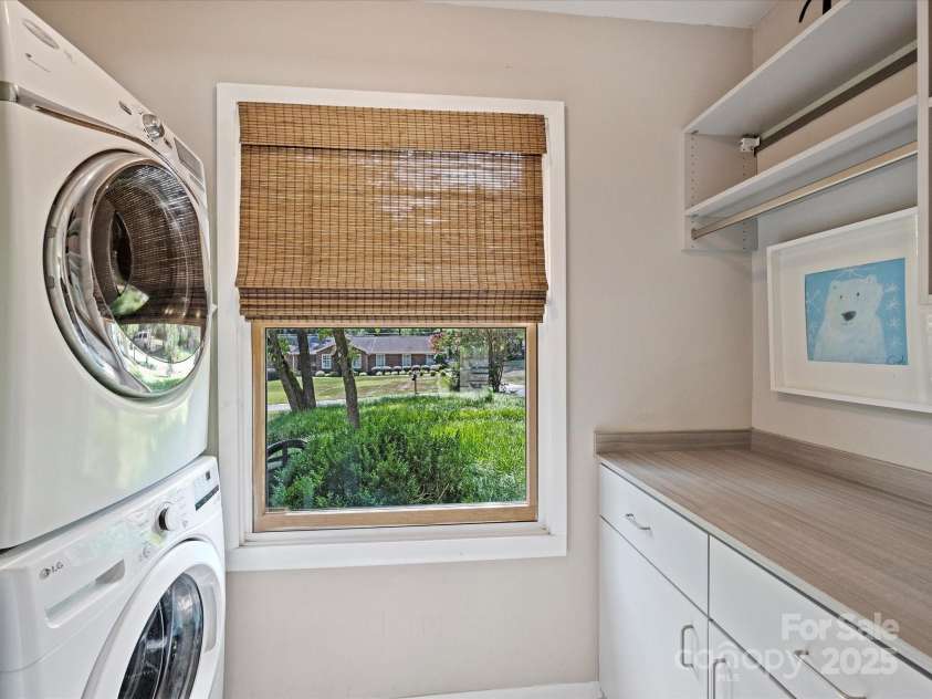 6334 Fair Valley Drive, Charlotte, NC 28226.  MLS# CAR4281662, YatesRealty ID 29620. 