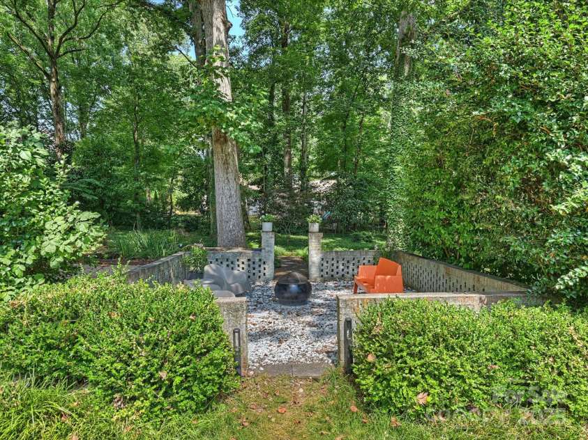 6334 Fair Valley Drive, Charlotte, NC 28226.  MLS# CAR4281662, YatesRealty ID 29620. 