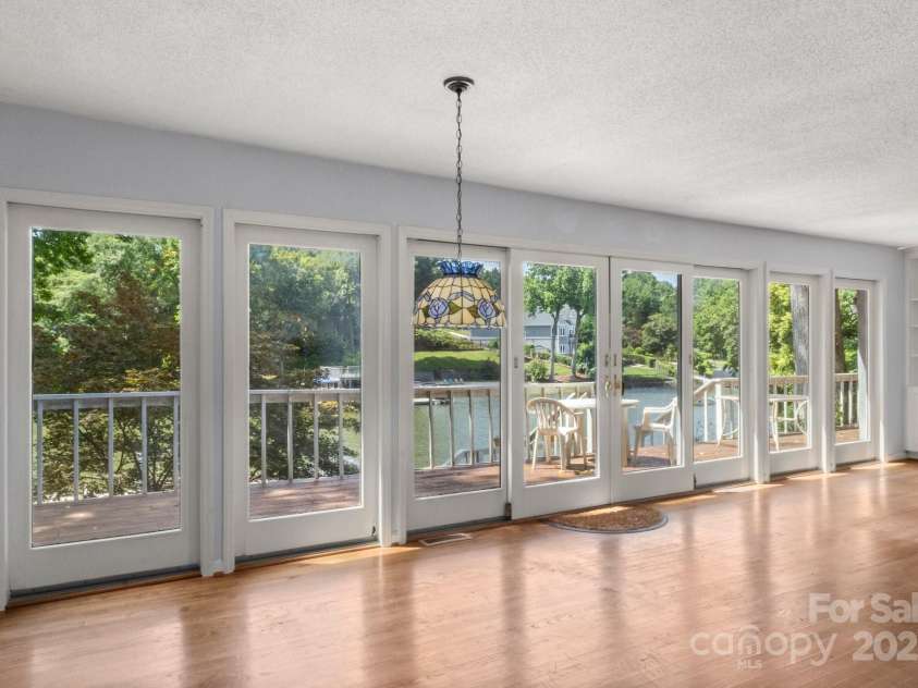 7645 Buckland Road, Charlotte, NC 28278.  MLS# CAR4275011, YatesRealty ID 29621. 
