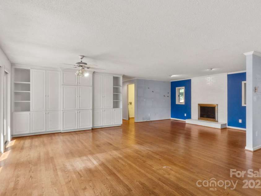 7645 Buckland Road, Charlotte, NC 28278.  MLS# CAR4275011, YatesRealty ID 29621. 