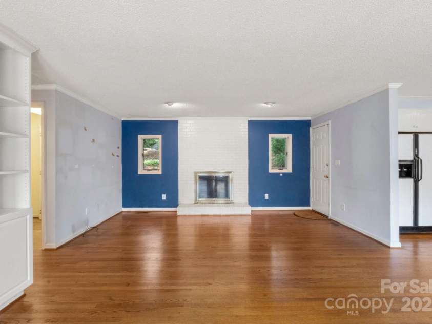 7645 Buckland Road, Charlotte, NC 28278.  MLS# CAR4275011, YatesRealty ID 29621. 