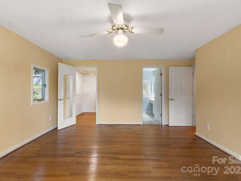 7645 Buckland Road, Charlotte, NC 28278.  MLS# CAR4275011, YatesRealty ID 29621. 
