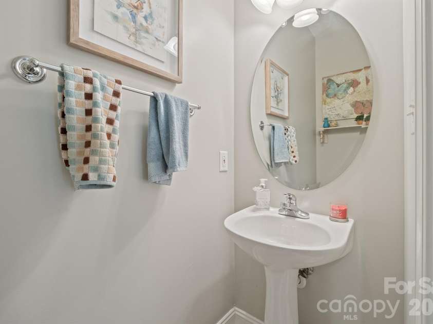 8829 Legacy Lake Lane, Charlotte, NC 28269.  MLS# CAR4385979, YatesRealty ID 29621. Half bath
