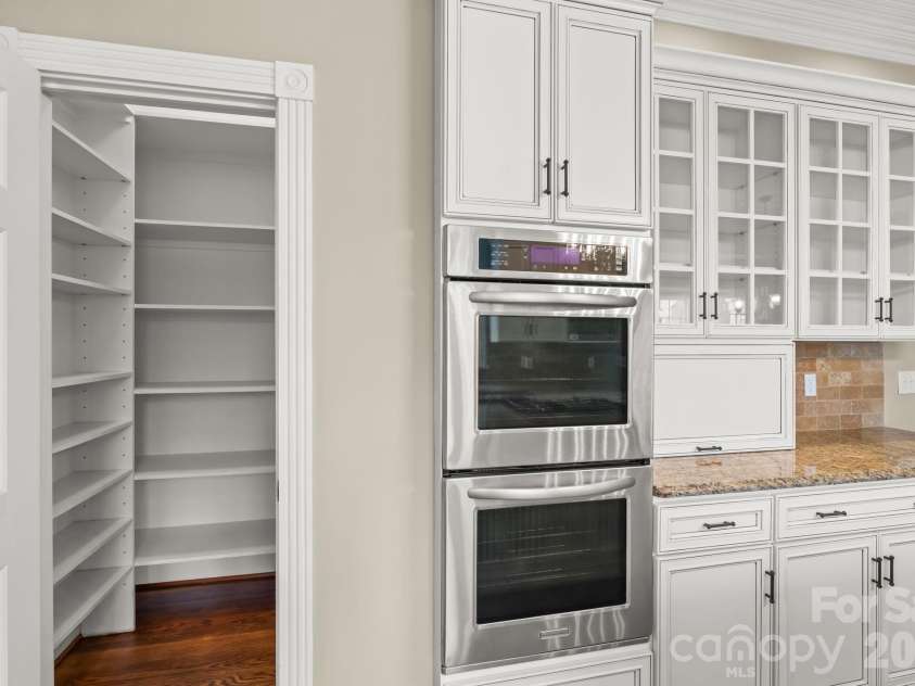 7902 Southerland Drive, Browns Summit, NC 27214.  MLS# CAR4372307, YatesRealty ID 29622. 