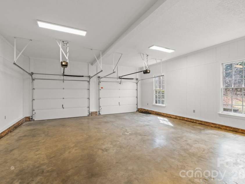 7902 Southerland Drive, Browns Summit, NC 27214.  MLS# CAR4372307, YatesRealty ID 29622. 