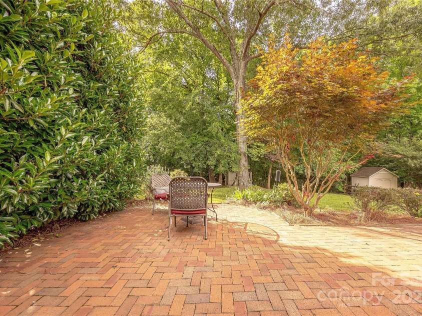 901 Clearbrook Road, Matthews, NC 28105.  MLS# CAR4269246, YatesRealty ID 29622. 
