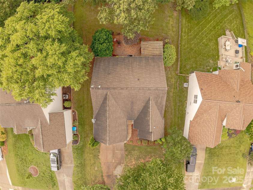 901 Clearbrook Road, Matthews, NC 28105.  MLS# CAR4269246, YatesRealty ID 29622. 