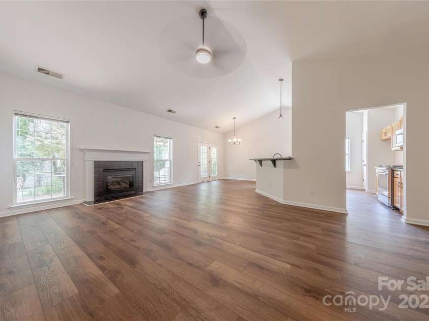 901 Clearbrook Road, Matthews, NC 28105.  MLS# CAR4269246, YatesRealty ID 29622. 