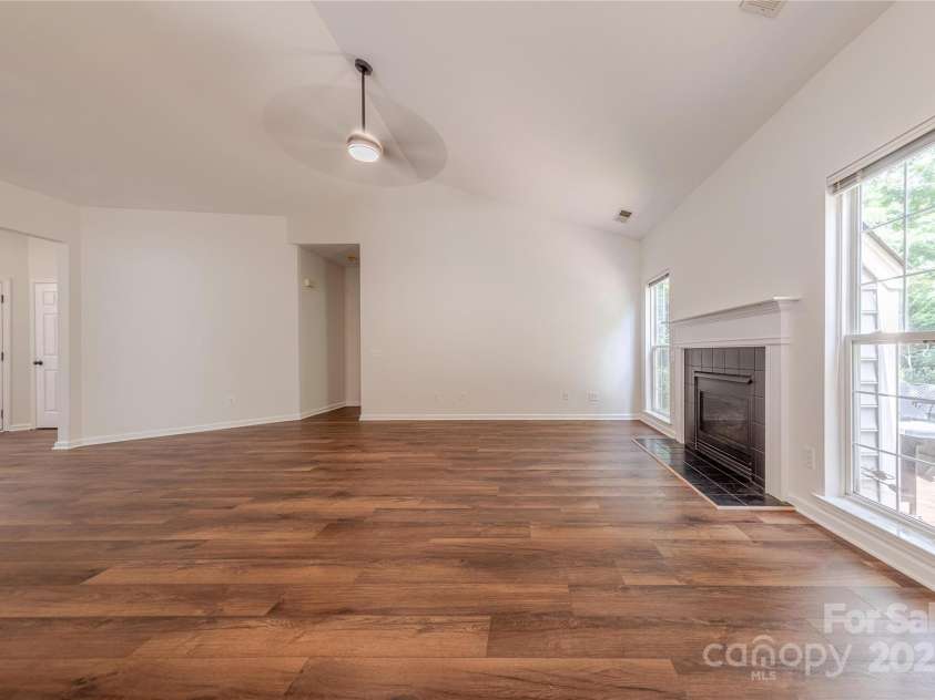 901 Clearbrook Road, Matthews, NC 28105.  MLS# CAR4269246, YatesRealty ID 29622. 