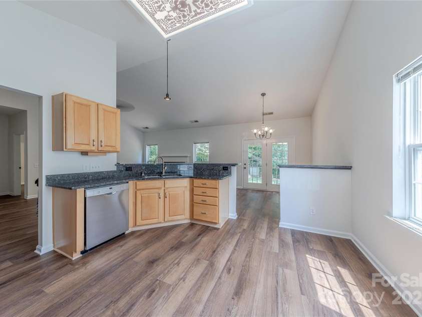 901 Clearbrook Road, Matthews, NC 28105.  MLS# CAR4269246, YatesRealty ID 29622. 