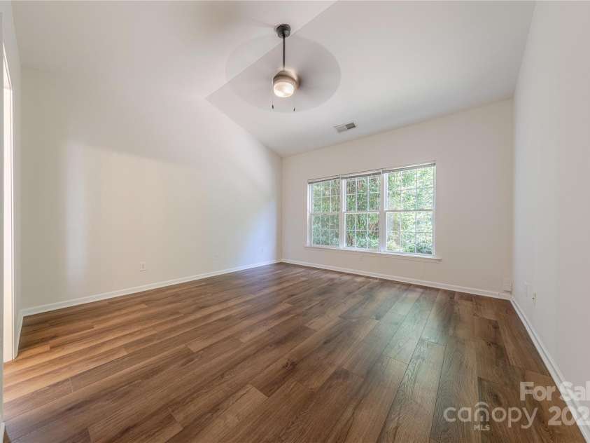 901 Clearbrook Road, Matthews, NC 28105.  MLS# CAR4269246, YatesRealty ID 29622. 