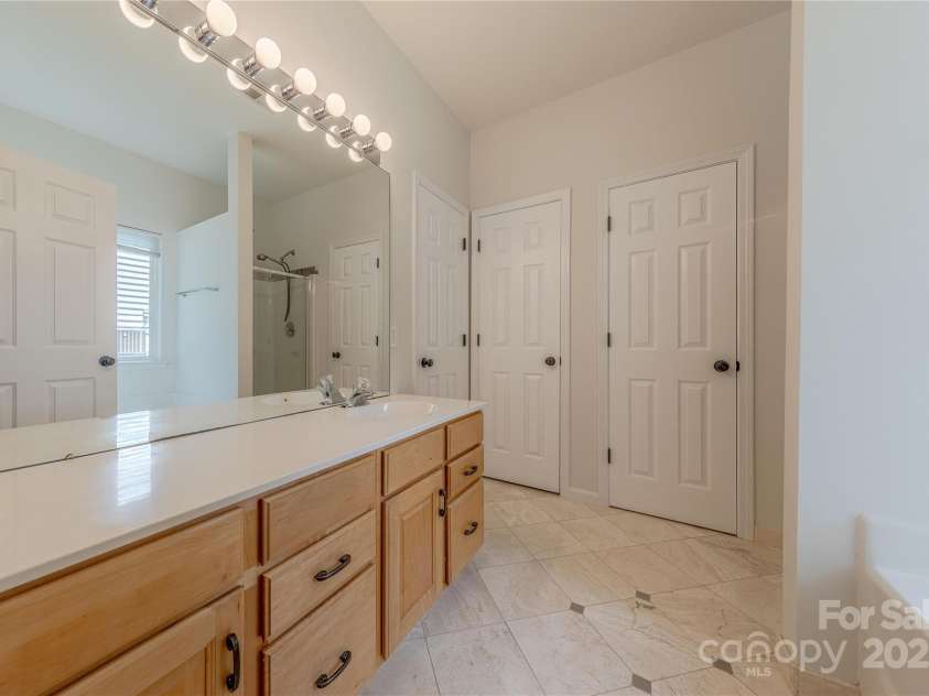 901 Clearbrook Road, Matthews, NC 28105.  MLS# CAR4269246, YatesRealty ID 29622. 