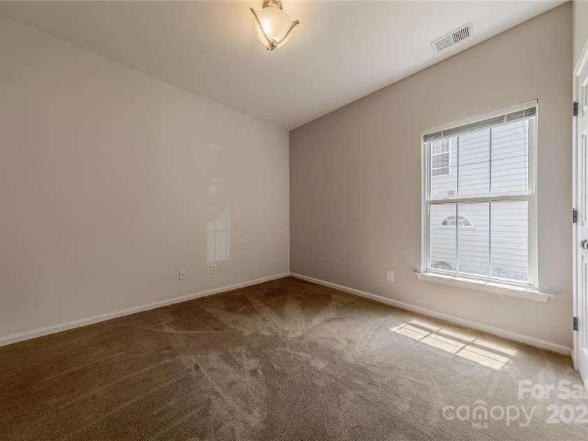 901 Clearbrook Road, Matthews, NC 28105.  MLS# CAR4269246, YatesRealty ID 29622. 