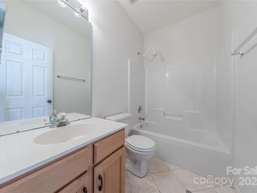 901 Clearbrook Road, Matthews, NC 28105.  MLS# CAR4269246, YatesRealty ID 29622. 