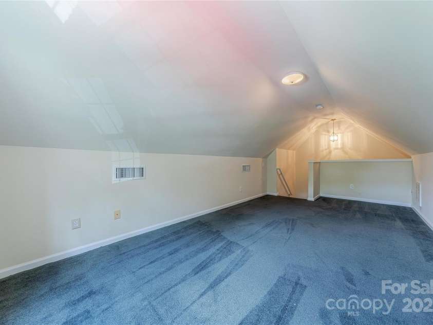 901 Clearbrook Road, Matthews, NC 28105.  MLS# CAR4269246, YatesRealty ID 29622. 