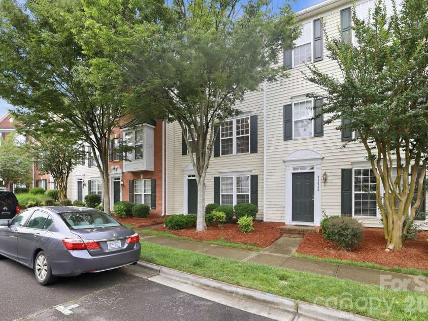 11439 Destin Lane, Charlotte, NC 28277.  MLS# CAR4386670, YatesRealty ID 29623. 