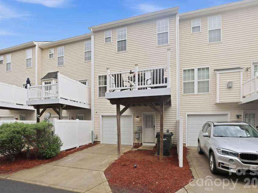 11439 Destin Lane, Charlotte, NC 28277.  MLS# CAR4386670, YatesRealty ID 29623. 