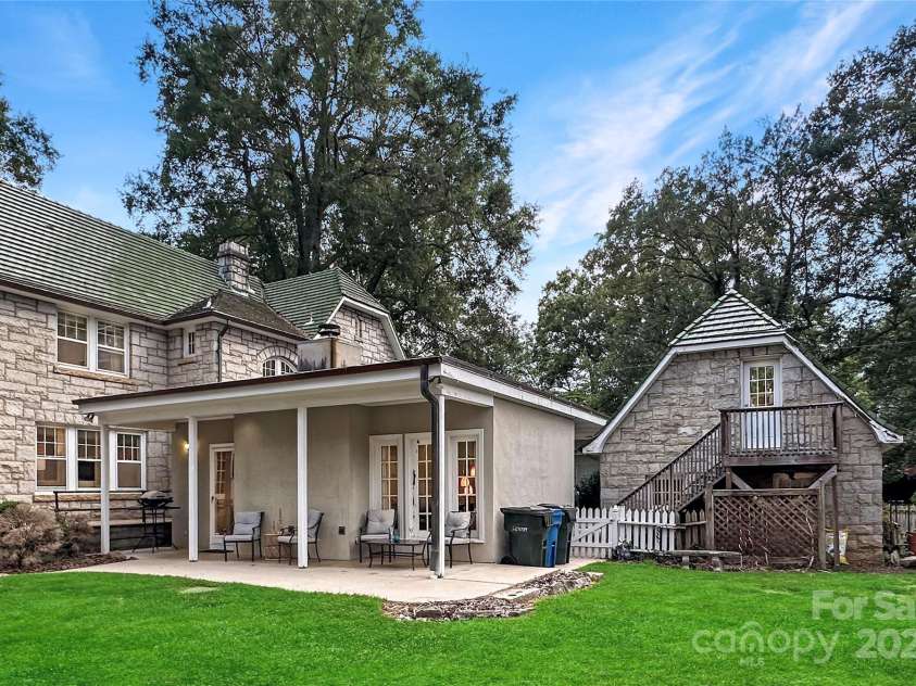 436 3rd Avenue, Hickory, NC 28601.  MLS# CAR4283536, YatesRealty ID 29624. 