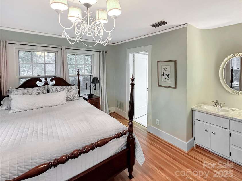 436 3rd Avenue, Hickory, NC 28601.  MLS# CAR4283536, YatesRealty ID 29624. Bedroom 2 of 3