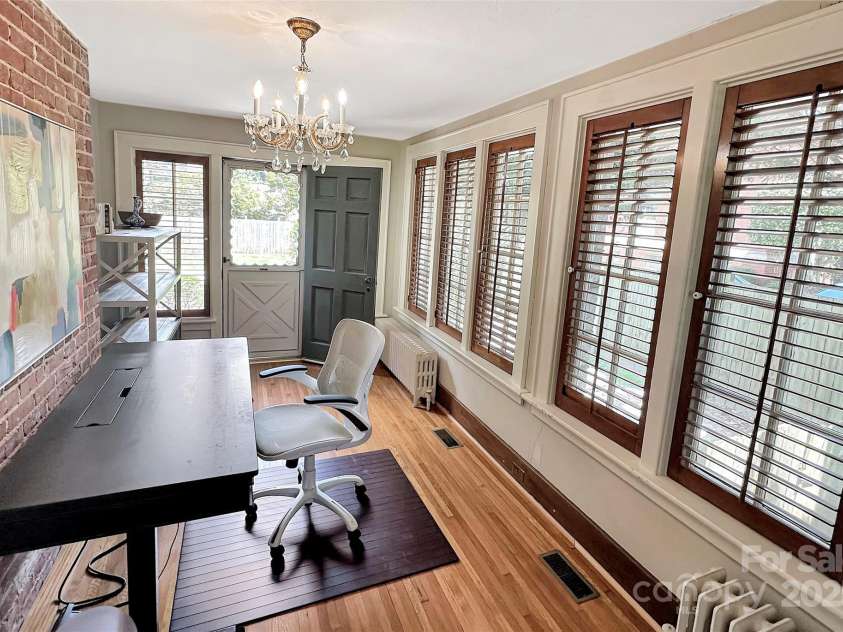 436 3rd Avenue, Hickory, NC 28601.  MLS# CAR4283536, YatesRealty ID 29624. Office or sunroom with entrance from living room and 2 exterior doors.