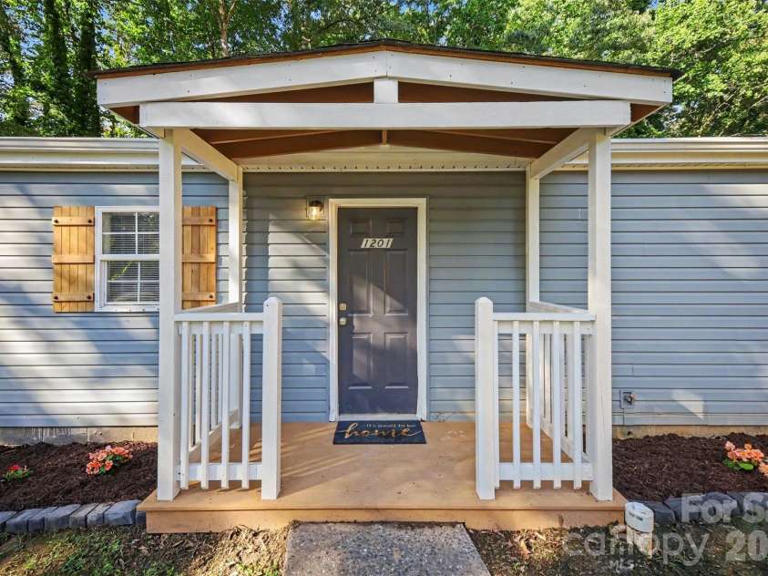 1201 Iva Avenue, Gastonia, NC 28052.  MLS# CAR4345199, YatesRealty ID 29625. 