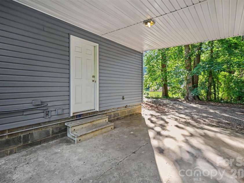 1201 Iva Avenue, Gastonia, NC 28052.  MLS# CAR4345199, YatesRealty ID 29625. 