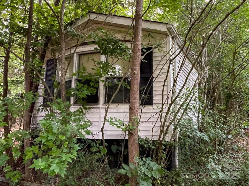 916 Steep Hill Road, Belmont, NC 28012.  MLS# CAR4280898, YatesRealty ID 29625. 
