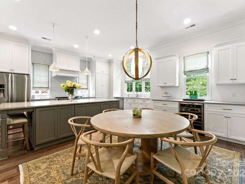 1614 Lombardy Circle, Charlotte, NC 28203.  MLS# CAR4279455, YatesRealty ID 29626. Dining area/Kitchen
