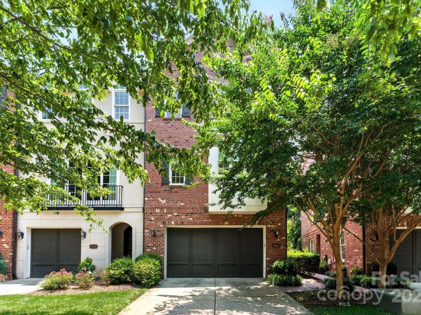 1614 Lombardy Circle, Charlotte, NC 28203.  MLS# CAR4279455, YatesRealty ID 29626. Front exterior