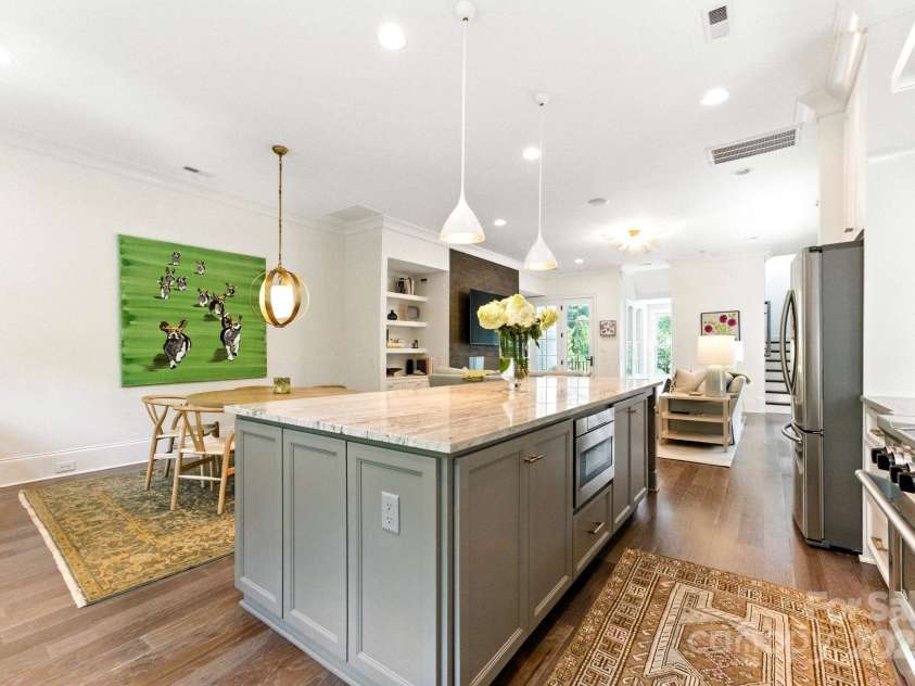 1614 Lombardy Circle, Charlotte, NC 28203.  MLS# CAR4279455, YatesRealty ID 29626. Kitchen