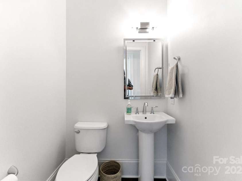 1614 Lombardy Circle, Charlotte, NC 28203.  MLS# CAR4279455, YatesRealty ID 29626. Powder room