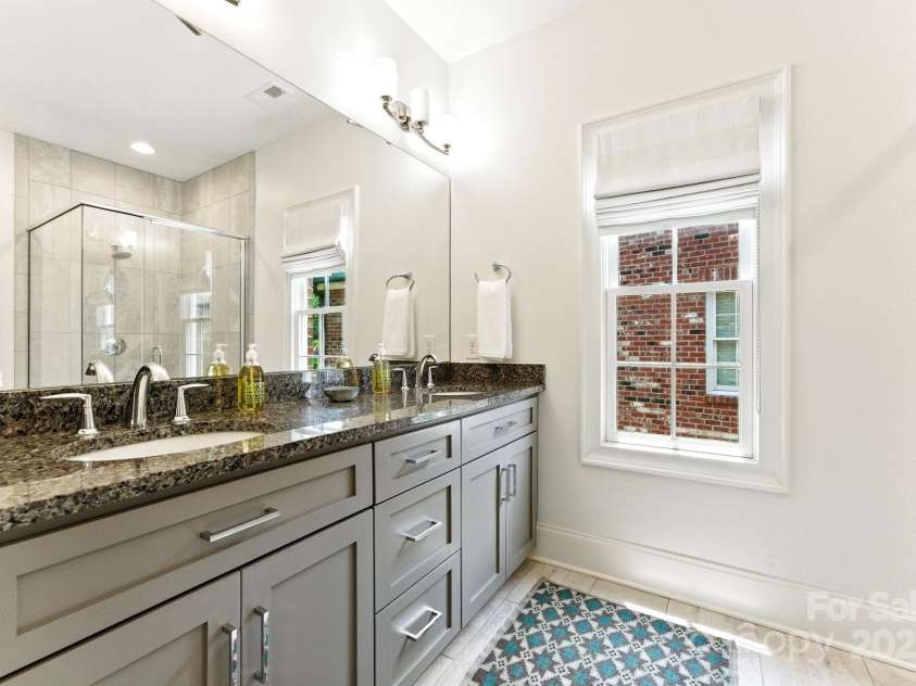 1614 Lombardy Circle, Charlotte, NC 28203.  MLS# CAR4279455, YatesRealty ID 29626. Primary bathroom
