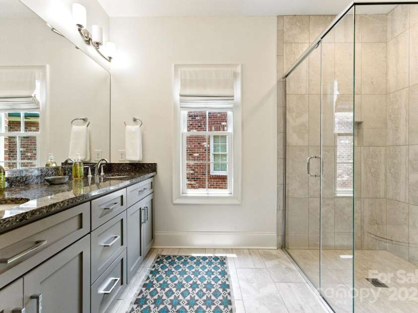 1614 Lombardy Circle, Charlotte, NC 28203.  MLS# CAR4279455, YatesRealty ID 29626. Primary bathroom