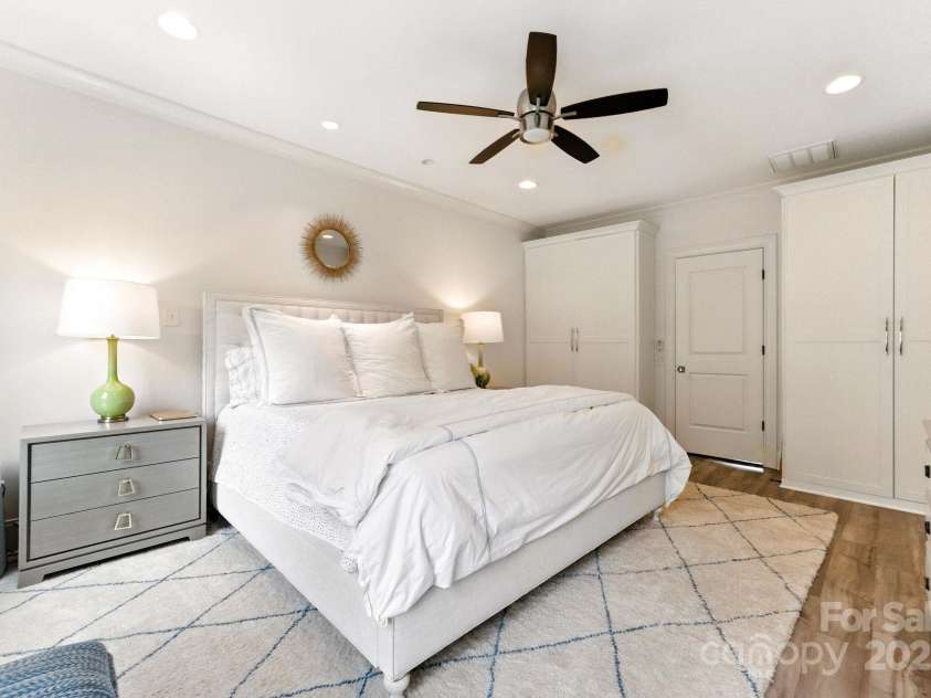 1614 Lombardy Circle, Charlotte, NC 28203.  MLS# CAR4279455, YatesRealty ID 29626. Primary Bedroom