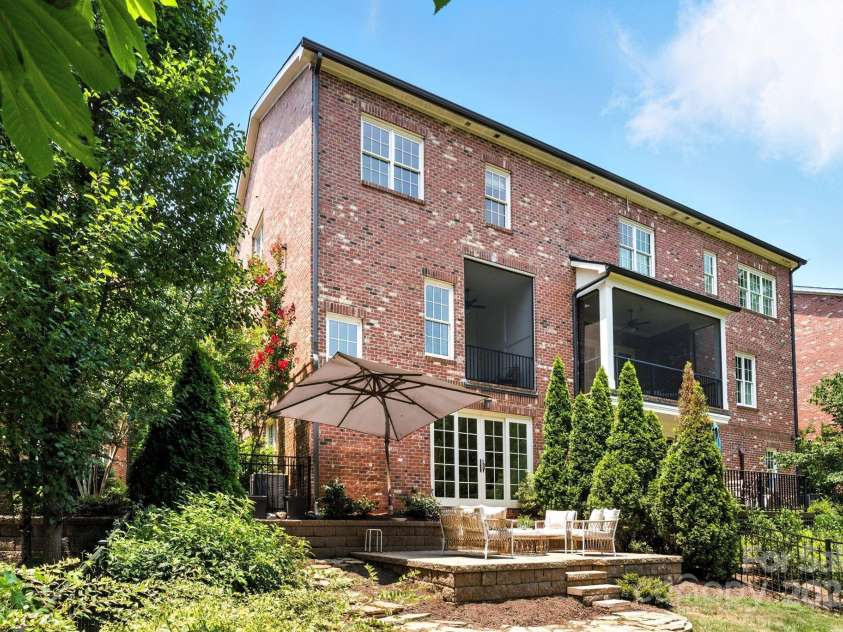 1614 Lombardy Circle, Charlotte, NC 28203.  MLS# CAR4279455, YatesRealty ID 29626. Rear exterior