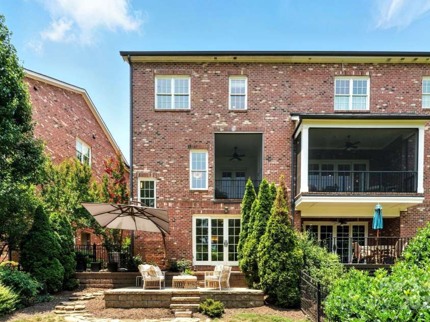1614 Lombardy Circle, Charlotte, NC 28203.  MLS# CAR4279455, YatesRealty ID 29626. Rear exterior