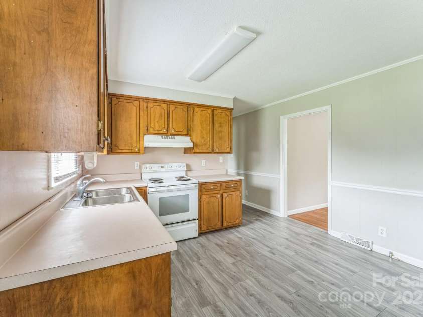 1019 Carmel Drive, Gastonia, NC 28056.  MLS# CAR4272219, YatesRealty ID 29627. 