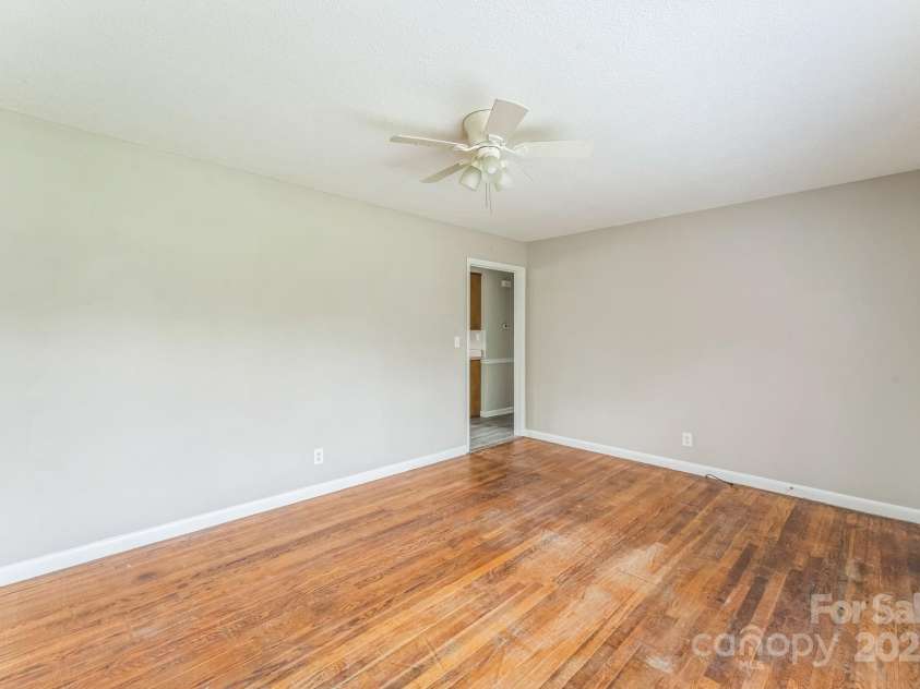1019 Carmel Drive, Gastonia, NC 28056.  MLS# CAR4272219, YatesRealty ID 29627. 